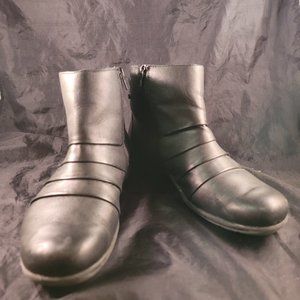 Clarks Collection Women's Christine Tilt Boots Black Leather Zip 26102918 9 M